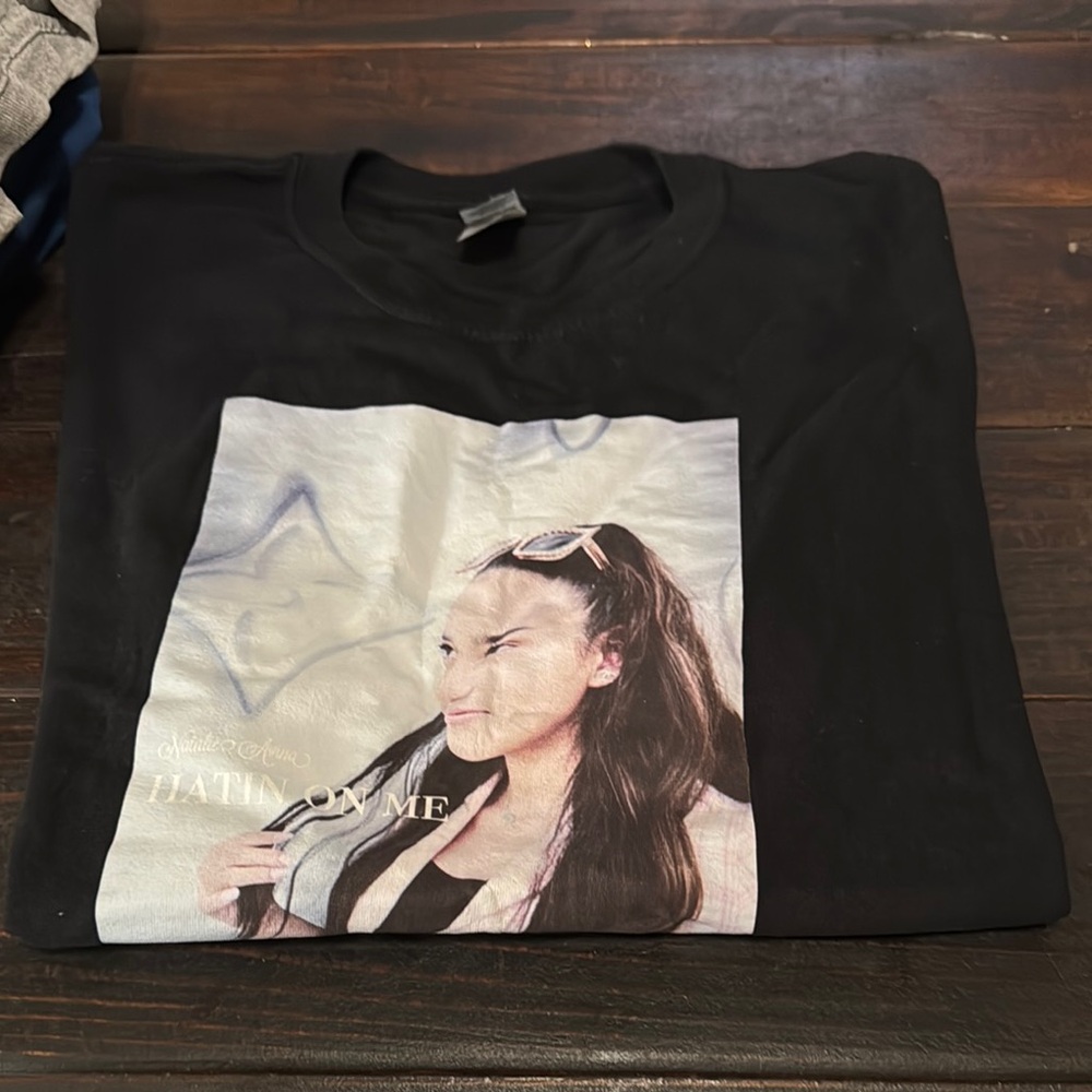 Gildan Black Graphic Tee - Short Sleeve